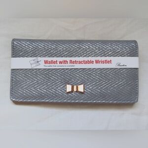 NWOT Buxton Convertible Wallet to Wristlet